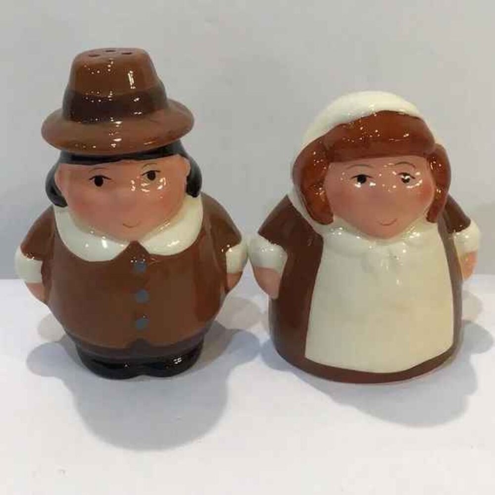 Adorable Vintage Publix Pilgrim Salt and Pepper Shakers 2005